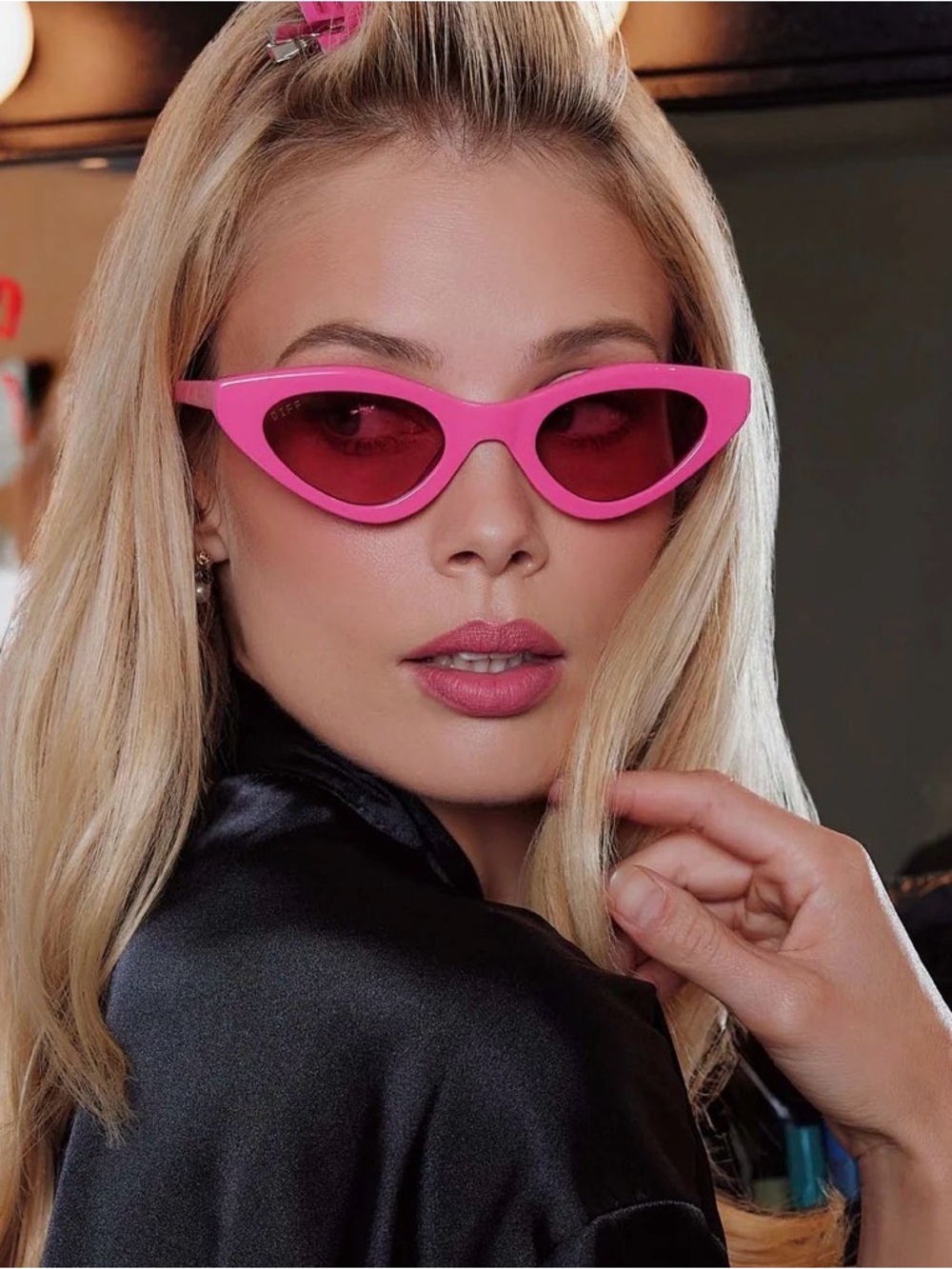 Diff Eyewear - Emily in Paris Parisian Pink Macaron Sunglasses (nwt)